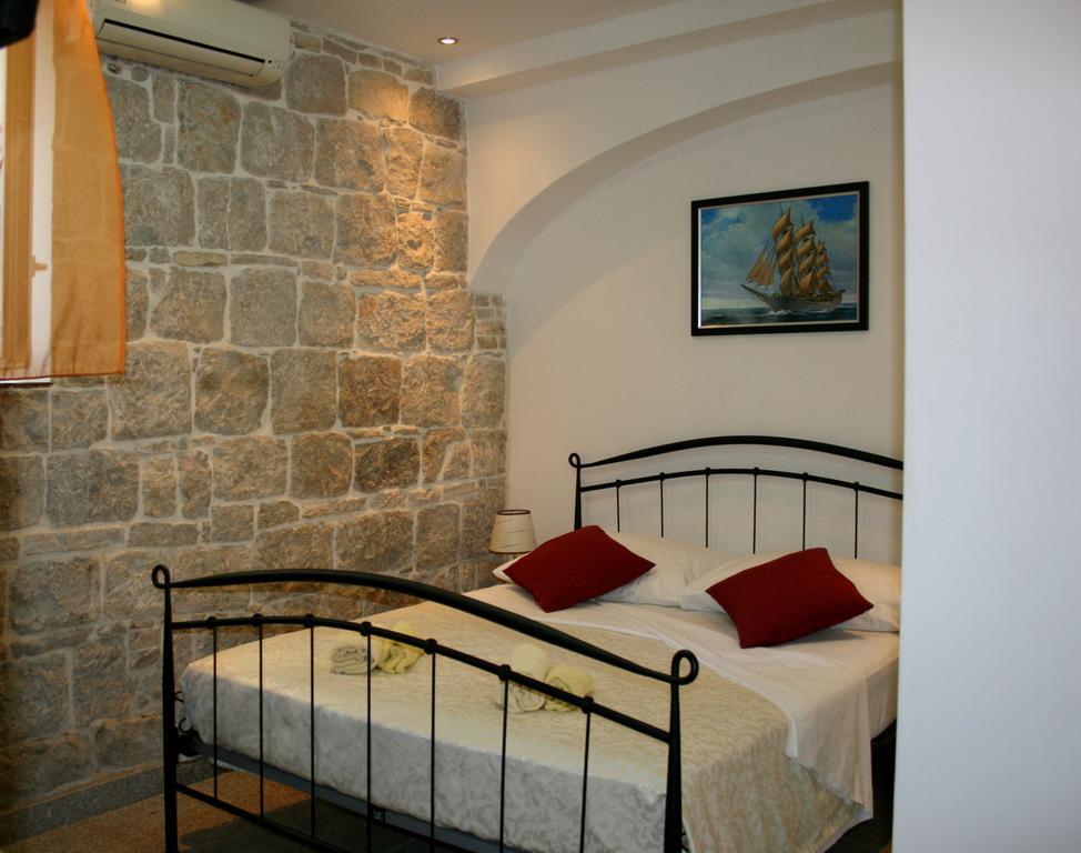 Rooms And Apartments Emily Split Dış mekan fotoğraf
